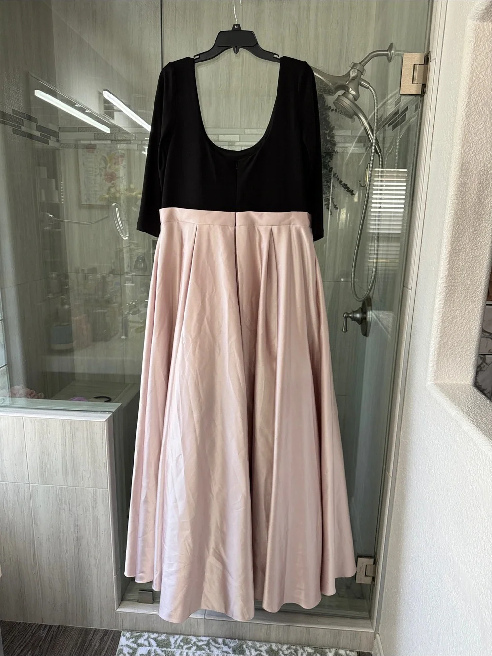 BETSY AND ADAM
Scoop Bodice 3/4 Sleeve Gown with Satin Skirt - Picture 4 of 10